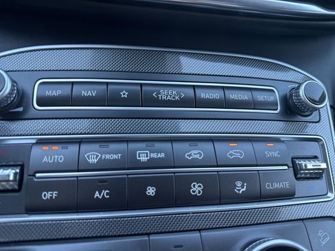 Used 2023 Hyundai Santa Fe Limited AWD/4WD image 19