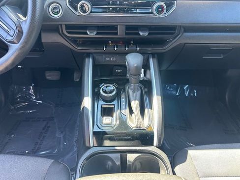 Used 2024 Chevrolet Colorado Trail Boss w/ Technology Package image 24