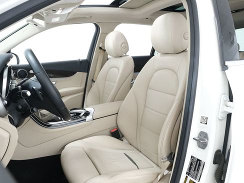 Used 2017 Mercedes-Benz GLC 300 4MATIC image 28