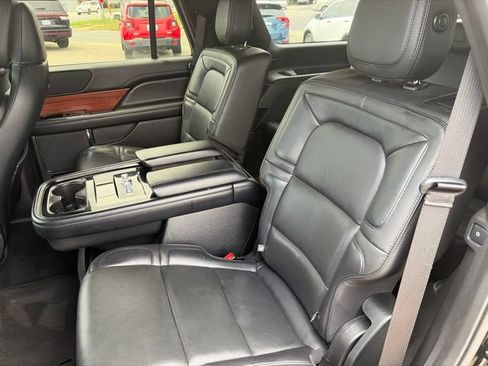 Used 2018 Lincoln Navigator Reserve w/ Technology Package AWD/4WD image 16