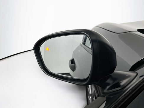 Used 2025 Nissan Kicks S image 16