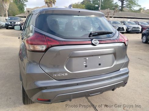 Used 2021 Nissan Kicks S image 13