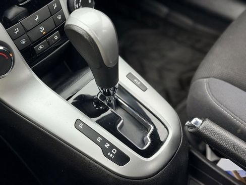 Used 2016 Chevrolet Cruze LT image 12