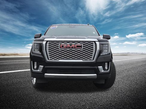 Used 2023 GMC Yukon XL Denali w/ Denali Reserve Package image 17