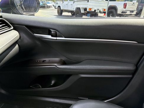 Used 2022 Toyota Camry XLE FWD image 23