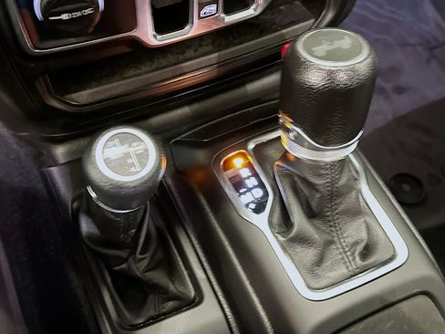 Used 2023 Jeep Wrangler Unlimited AWD/4WD image 24
