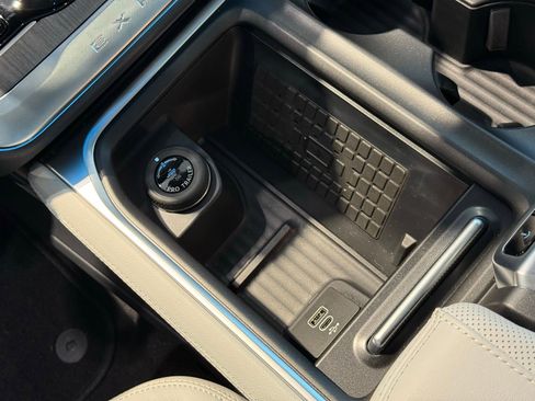 New 2025 Ford Expedition Max Platinum w/ Platinum Ultimate Package image 32