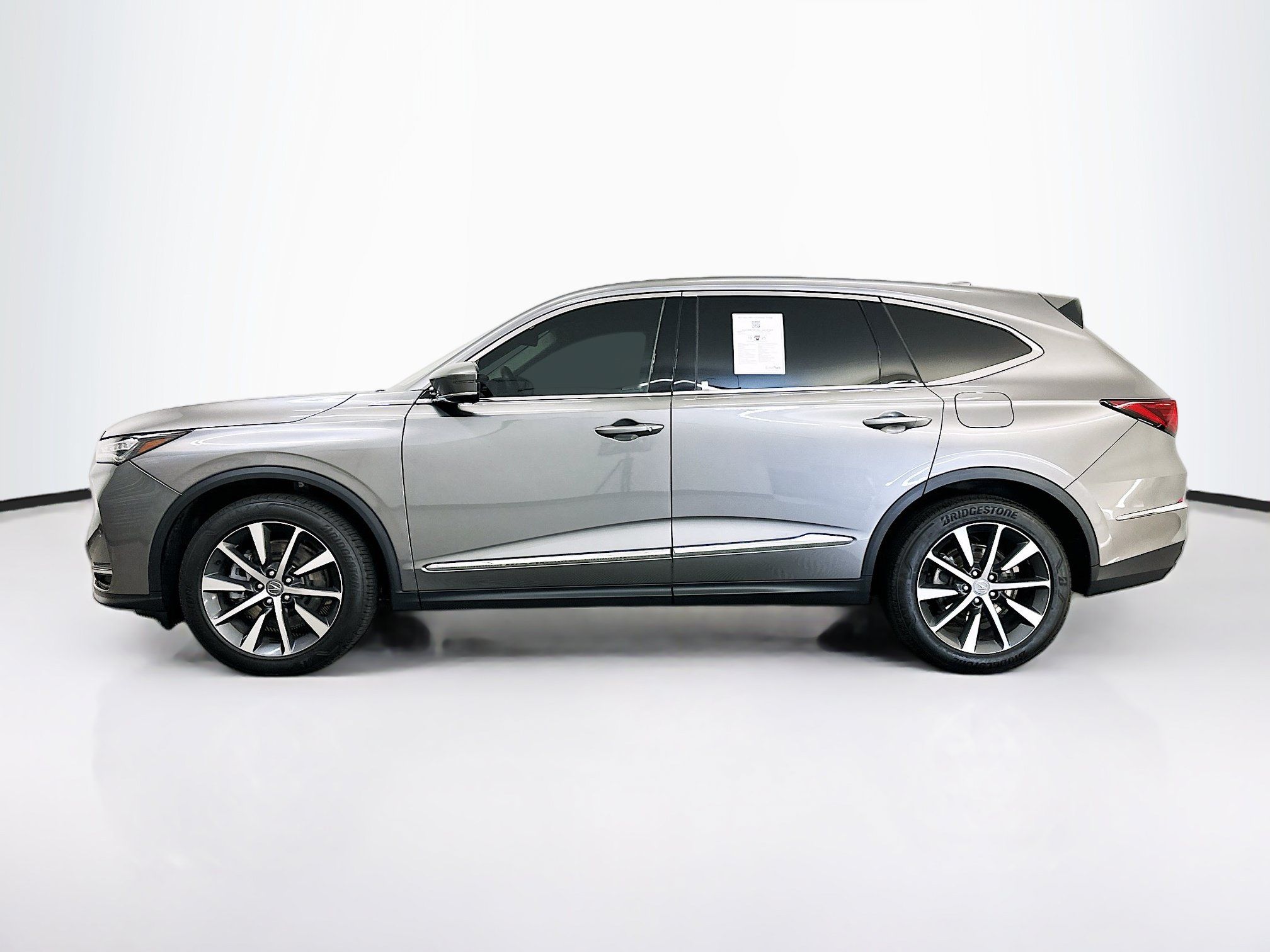 Used 2025 Acura MDX w/ Technology Package AWD/4WD image 4
