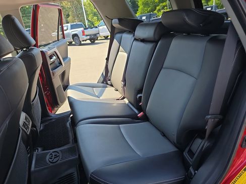 Certified 2019 Toyota 4Runner SR5 Premium AWD/4WD image 16