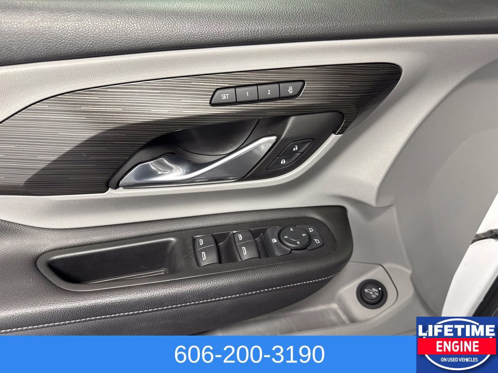 Used 2022 GMC Terrain SLT AWD/4WD image 31