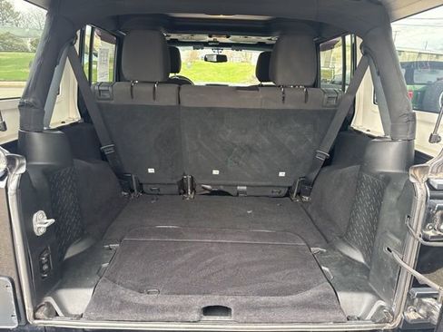 Used 2018 Jeep Wrangler Unlimited Sport S image 40