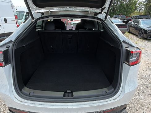 Used 2023 Tesla Model Y AWD image 13