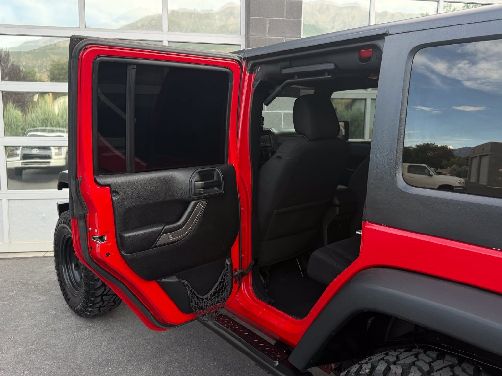 Used 2018 Jeep Wrangler Unlimited Sport S AWD/4WD image 30