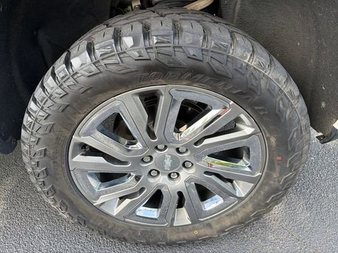 Used 2021 Chevrolet Silverado 1500 RST w/ Bed Protection Package AWD/4WD image 12