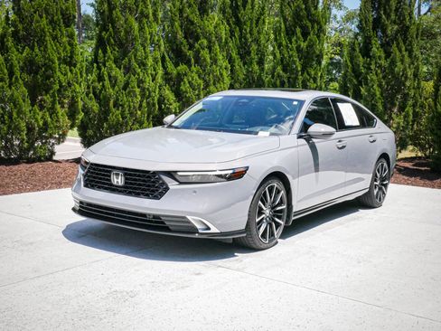 Used 2025 Honda Accord Touring image 5