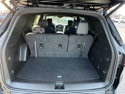 Used 2023 Chevrolet Traverse LT w/ LPO, Cargo Package AWD/4WD image 23