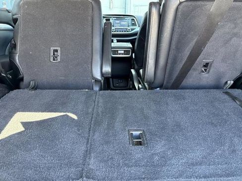 Used 2017 Toyota Highlander XLE AWD/4WD image 17
