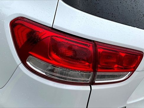 Used 2016 Kia Sorento EX image 30