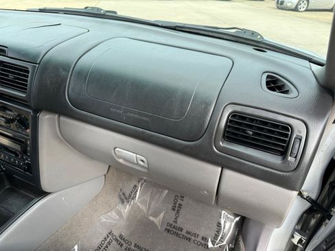 Used 2002 Subaru Forester S AWD/4WD image 26