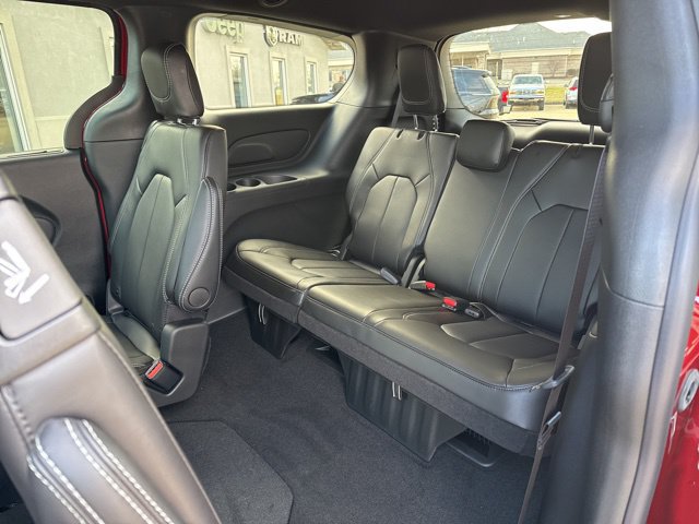 New 2026 Chrysler Pacifica Select w/ S Appearance Package FWD image 21