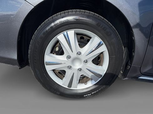 Used 2012 Toyota Camry LE image 9