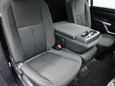 Used 2017 Nissan Titan SV AWD/4WD image 32