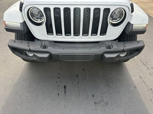 Used 2023 Jeep Gladiator Sport S image 18