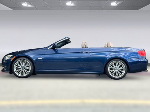 Used 2011 BMW 335i Convertible RWD image 2