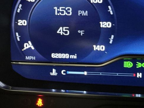 Used 2024 Chevrolet Suburban LT image 13