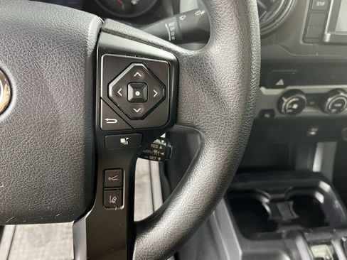 Used 2019 Toyota Tacoma SR image 17