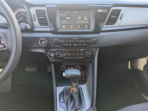 Used 2019 Kia Niro LX image 12