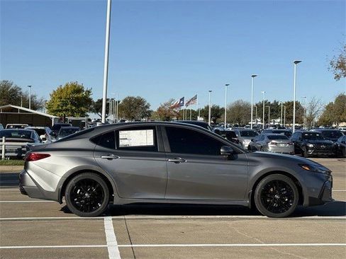 New 2026 Toyota Camry SE image 3