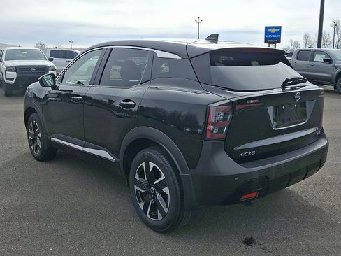 Certified 2025 Nissan Kicks SV image 4
