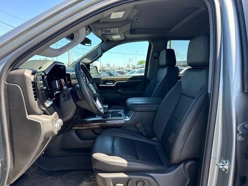 Used 2025 GMC Sierra 1500 Elevation w/ Elevation Premium Package AWD/4WD image 12