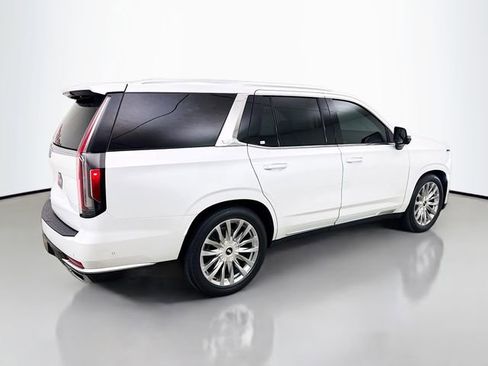 Used 2022 Cadillac Escalade Premium Luxury image 9