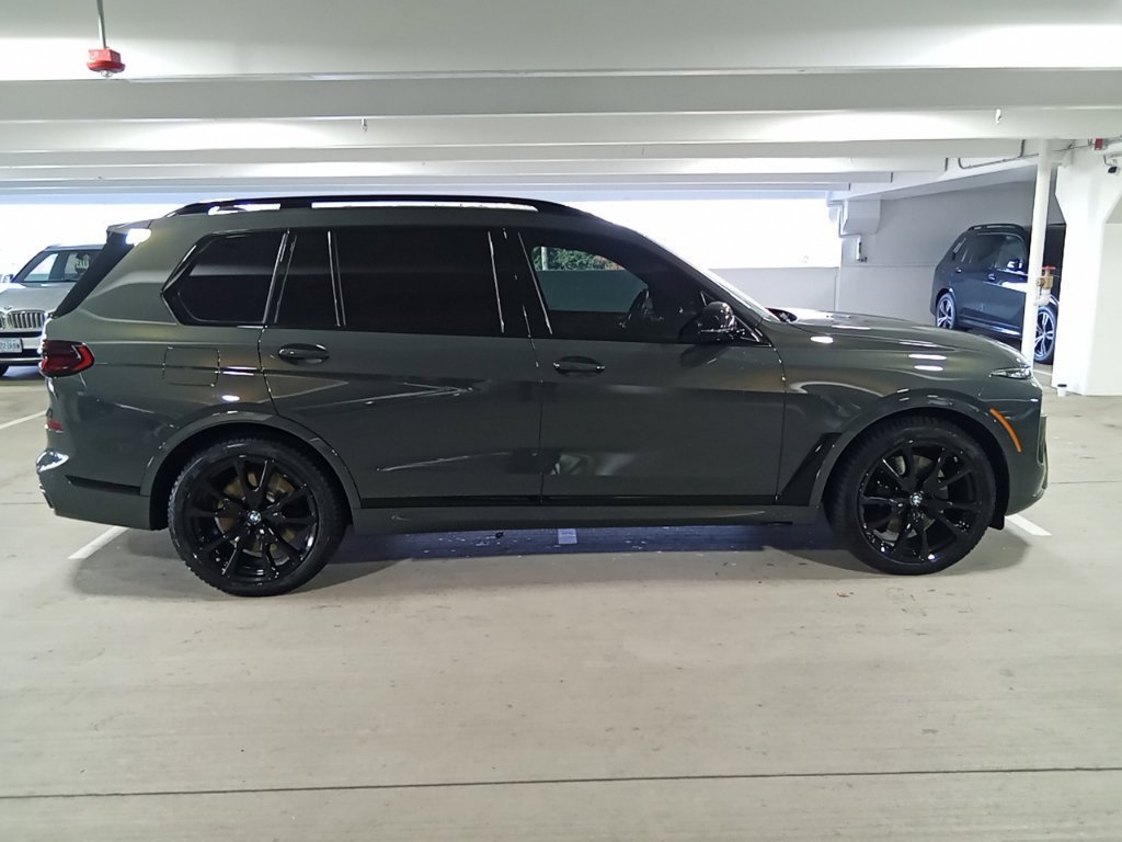 Used 2026 BMW X7 M60i AWD/4WD image 4