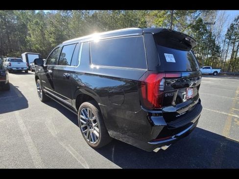 Used 2025 GMC Yukon XL Denali Ultimate image 3