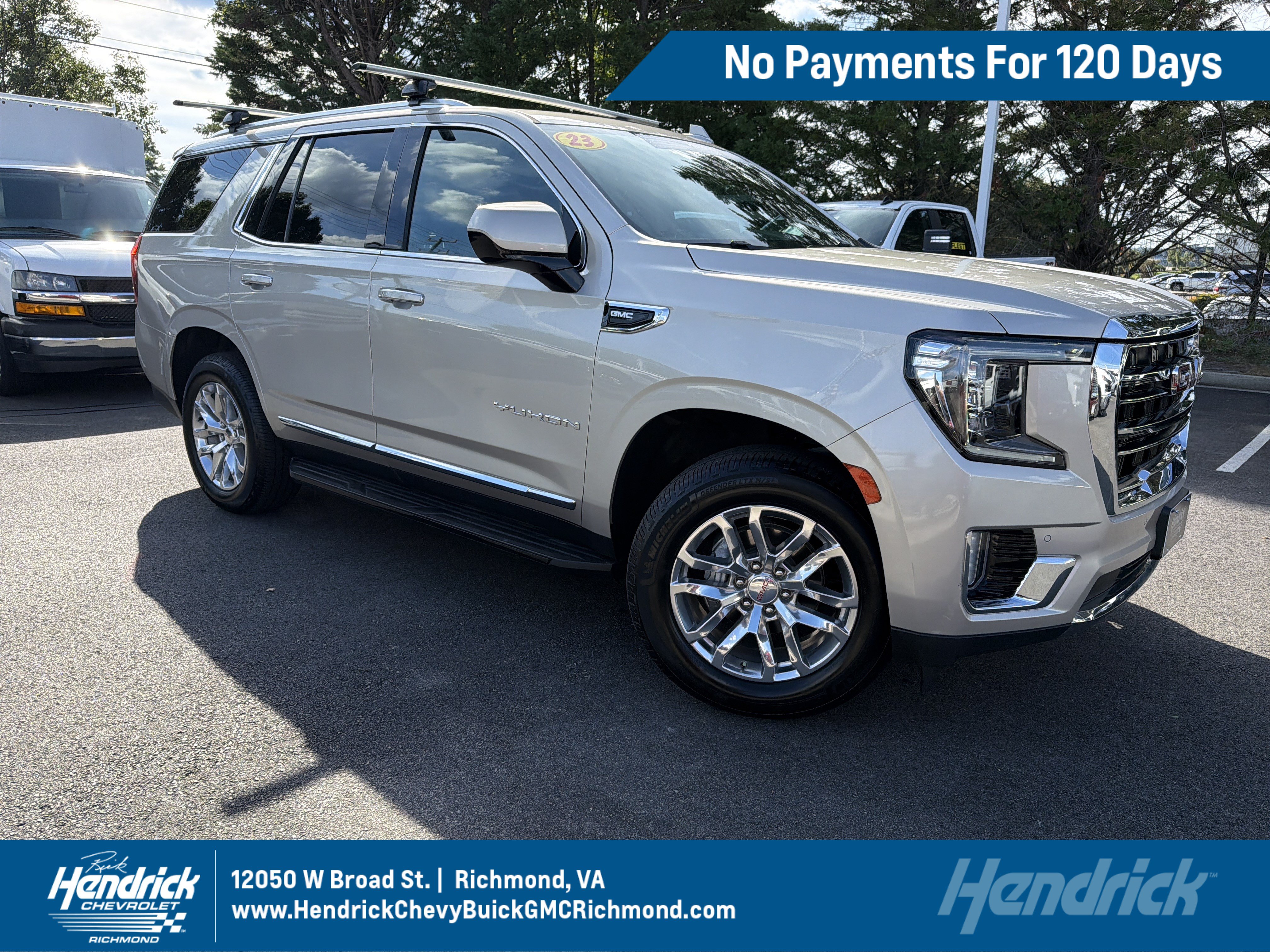 Used 2023 GMC Yukon SLT AWD/4WD image 1