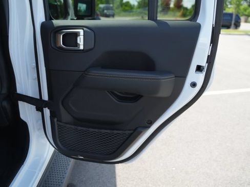 New 2026 Jeep Wrangler Unlimited Sahara AWD/4WD image 21
