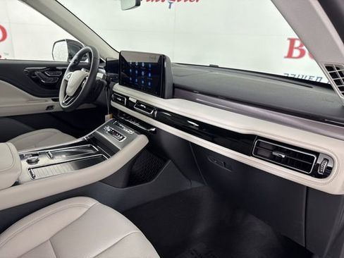 New 2026 Lincoln Aviator Premiere image 20