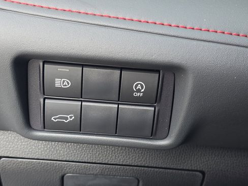 New 2025 Toyota Highlander XSE image 28