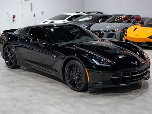 Used 2017 Chevrolet Corvette Stingray Coupe w/ Battery Protection Package RWD image 8