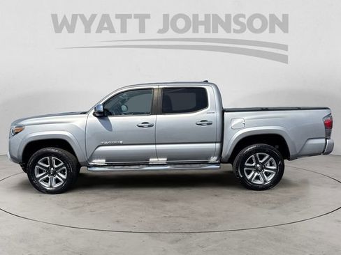 Used 2019 Toyota Tacoma Limited image 2