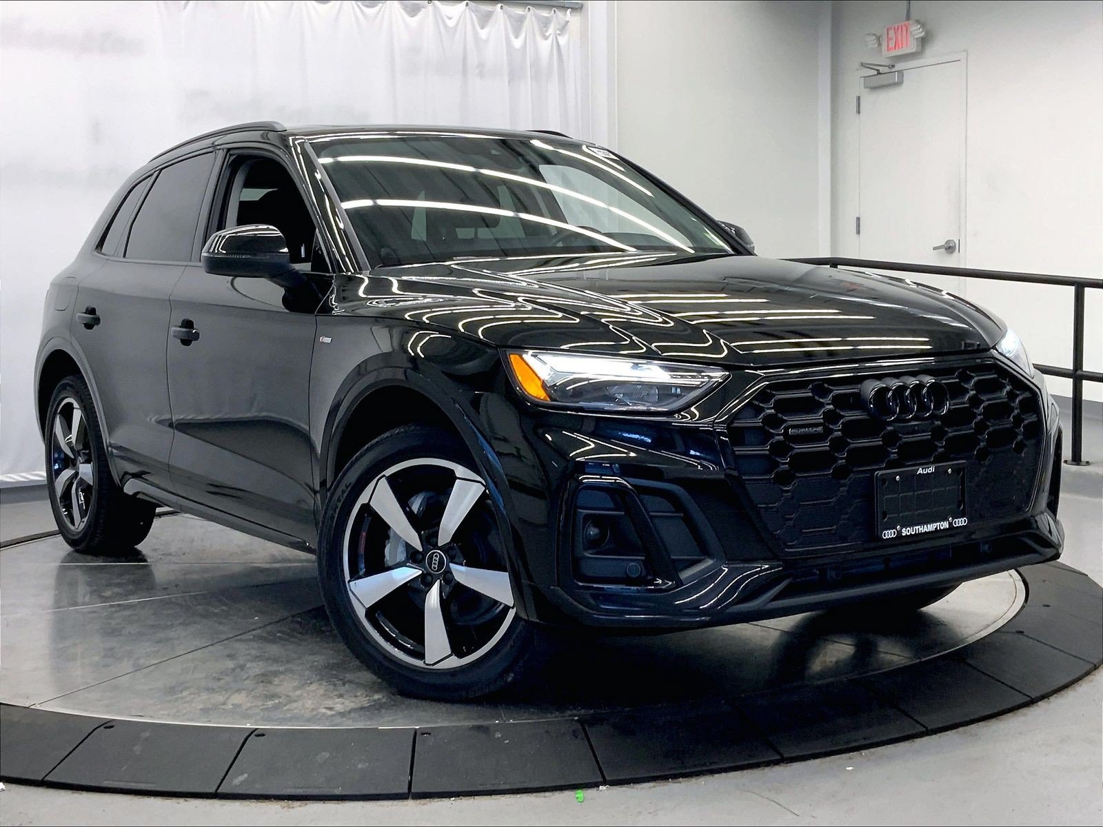 Certified 2023 Audi Q5 2.0T Premium Plus w/ Premium Plus Package AWD/4WD image 1