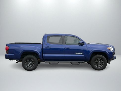 Used 2023 Toyota Tacoma SR5 AWD/4WD image 6