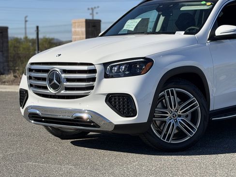 New 2026 Mercedes-Benz GLS 450 4MATIC image 3