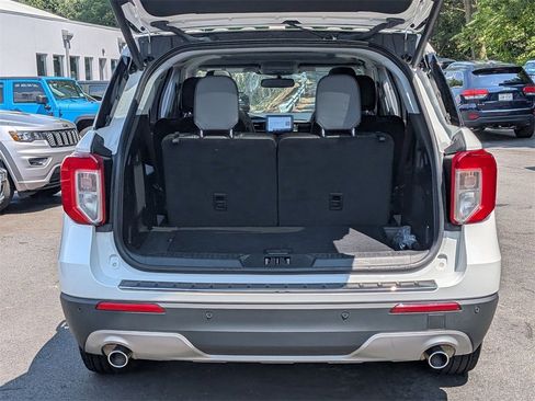 Used 2022 Ford Explorer Limited w/ Equipment Group 301A image 6