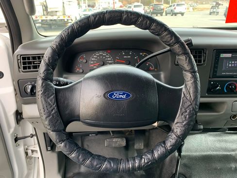 Used 2003 Ford F350 162 W.B. 4D image 11