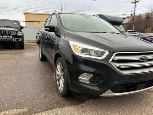 Used 2018 Ford Escape Titanium w/ Ford Safe & Smart Package image 10