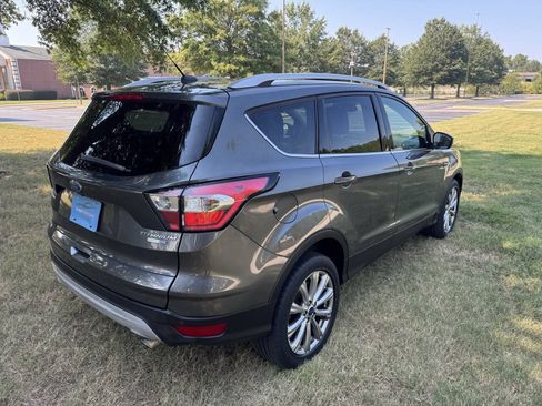 Used 2017 Ford Escape Titanium AWD/4WD image 9